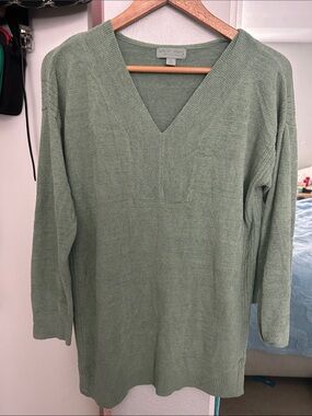 Barefoot Dreams Cozychic Ultra Lite V Neck Knit Sweater Size M in Sage Green